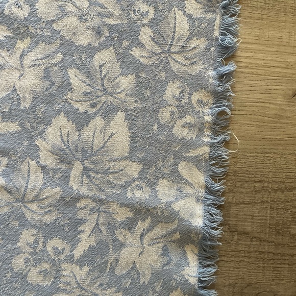 Blue Leaves Tablecloth And 9 Napkins  Fall Autumn Thanksgiving Linens 74x54 EC - Picture 16 of 16